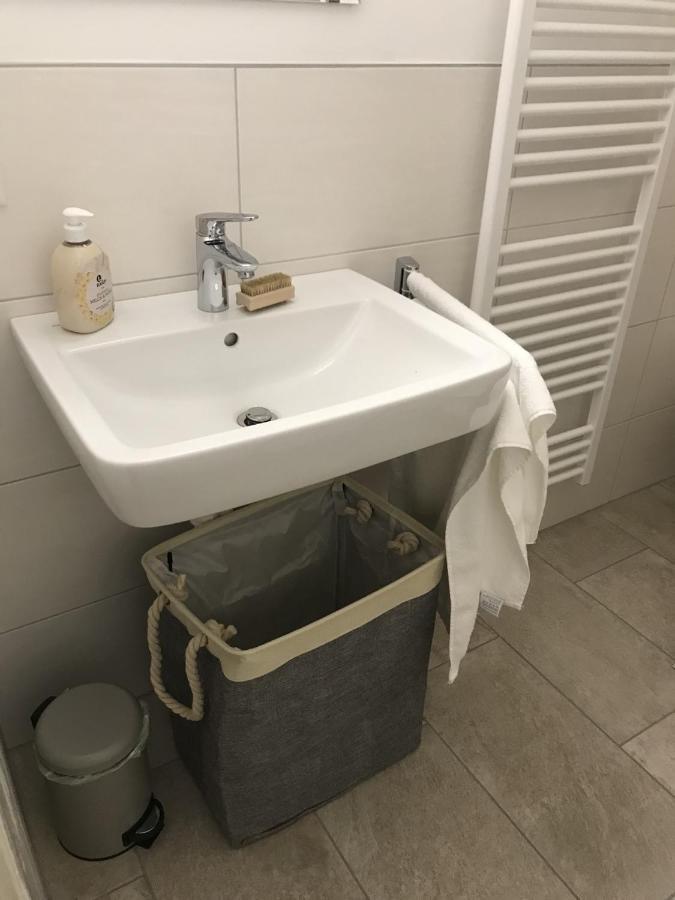 Schoenes Ferienappartment In Zell Am See: Zentral Gelegen Und Naehe Der Areitbahn Und Dem Zeller See Экстерьер фото